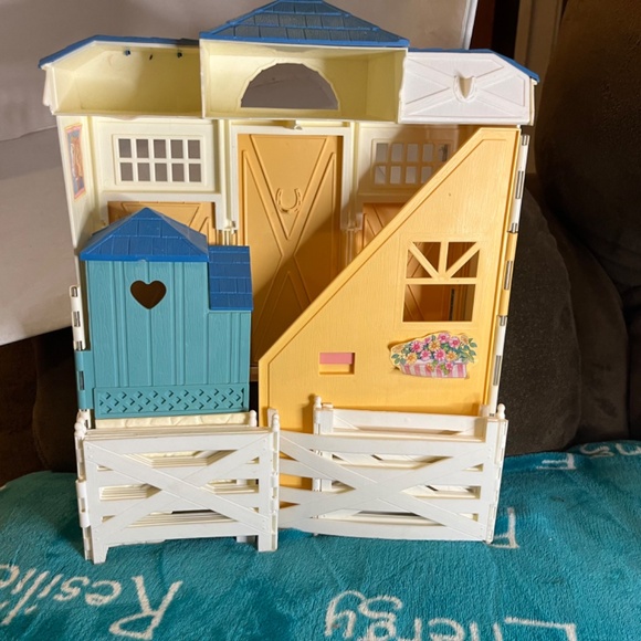 Vintage 1998 Mattel Barbie Riding Stable Horse Corral Play Set - Picture 12 of 15
